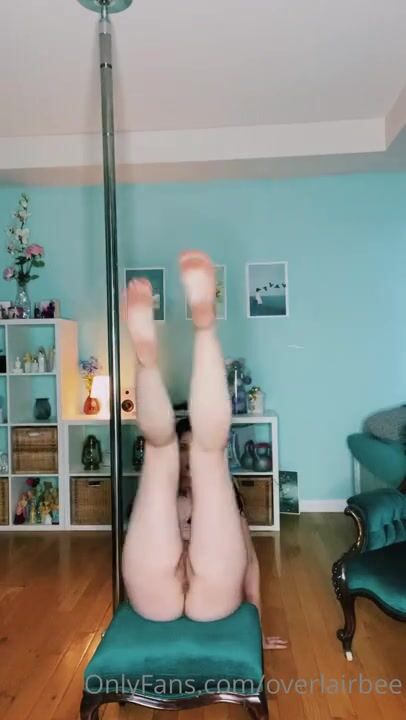 Overlairbee - OnlyFans a sexy dance