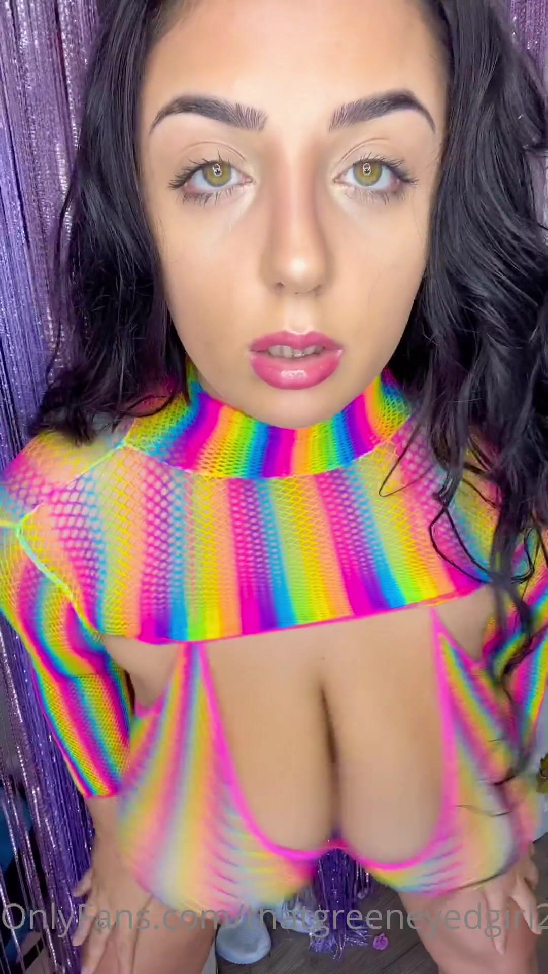 thatgreeneyedgirl - rainbow outfit