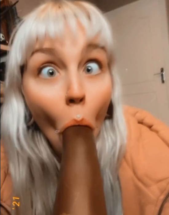 Eveowl unboxing and sucking her fuck machine