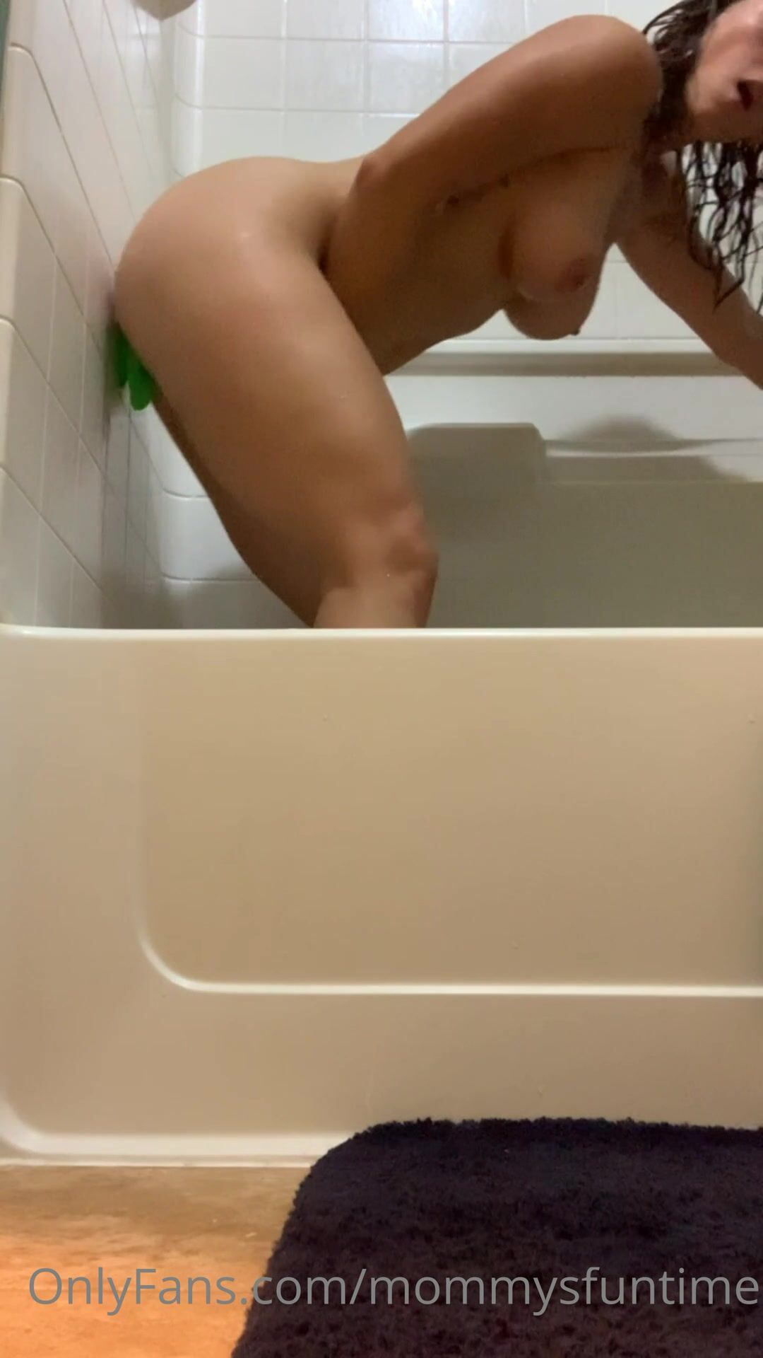 Mommysfuntime shower play